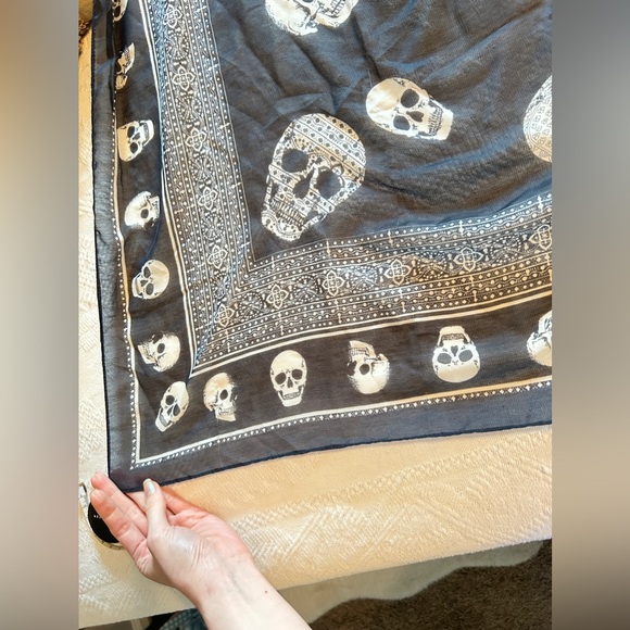 Navy Blue White Skull Scarf Wrap Lightweight - Picture 5 of 5